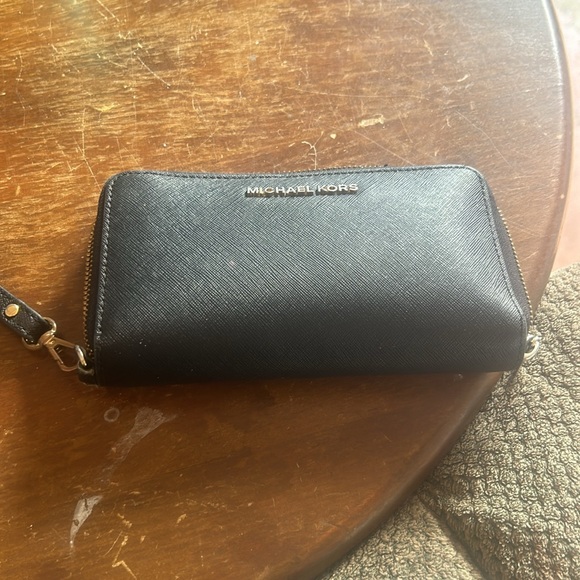 Michael Kors Charlotte Large Top Zip Top Black Tote and wallet. - Picture 9 of 11